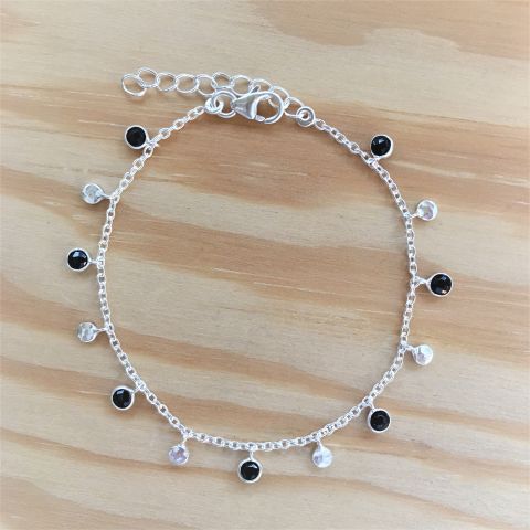 Armband mit Charms aus schwarzem Spinell in 925 Silber Armband mit Charms aus schwarzem Spinell in 925 Silber