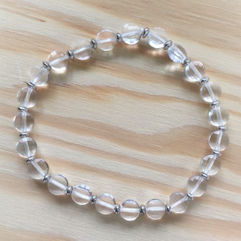 Armband aus Edelsteinen und Silberelementen Bergkristall