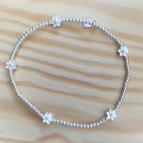 Armband mit Blumigen Elementen elastisch