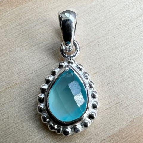 Anhänger für Kette mit facettiertem Edelstein Aqua Achat 10 x 22 mm