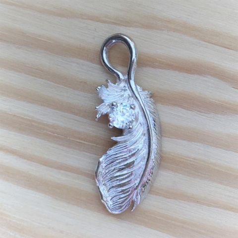 Anhänger Feder für Kette mit Zirkonia