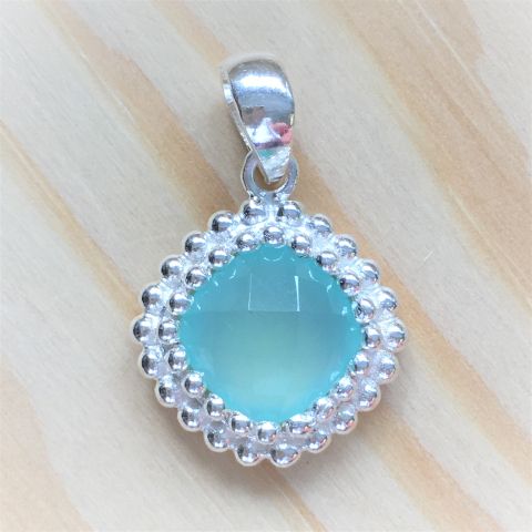 Anhänger für Kette mit grossem facettierter Aqua Achat Edelstein